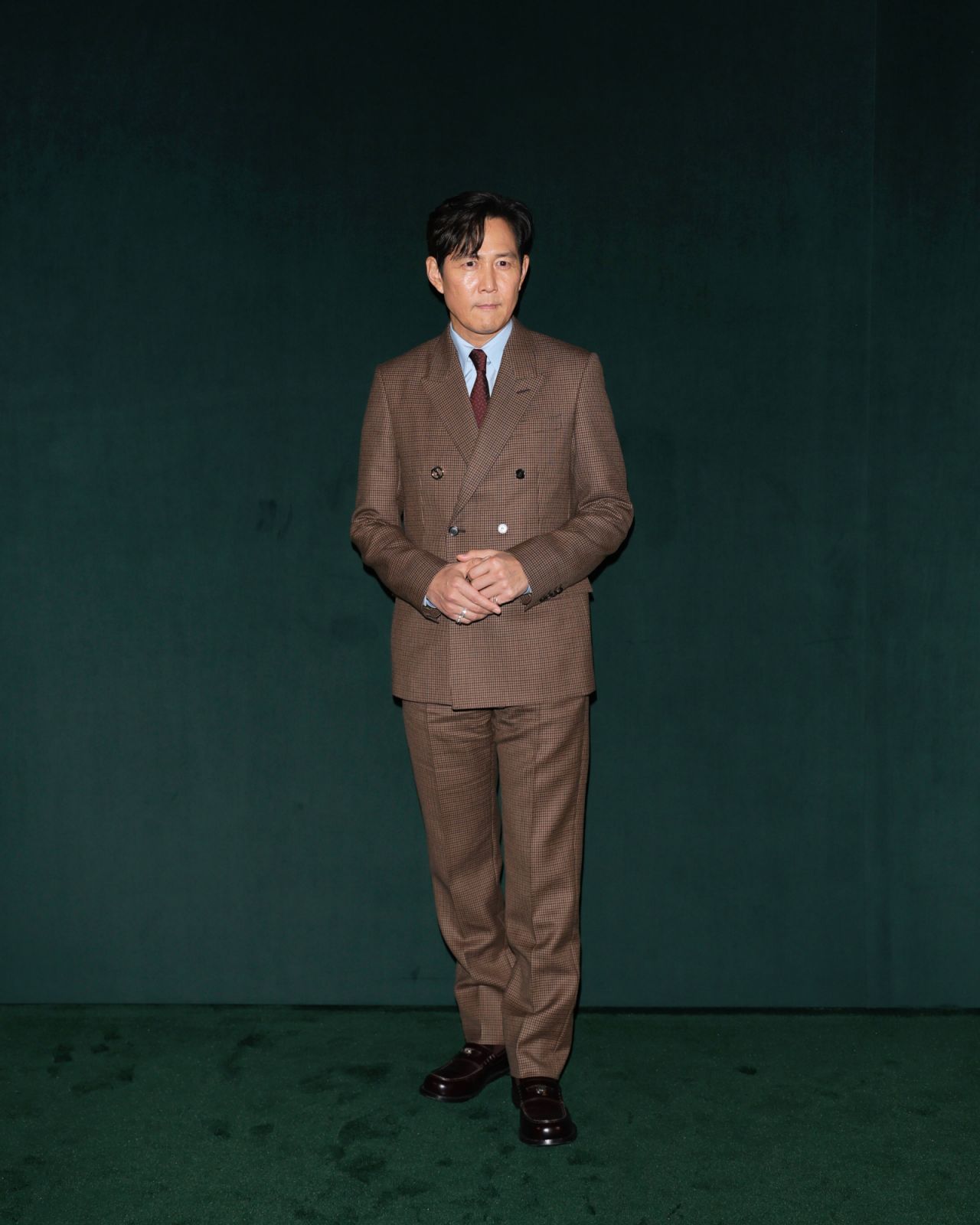 MILAN, ITALY - FEBRUARY 25: Lee Jung-jae attends the Gucci - Women's Fall/Winter 2025/2026 Fashion Show during the Milan Fashion Week Womenswear Fall/Winter 2025/2026 on February 25, 2025 in Milan, Italy. (Photo by Vittorio Zunino Celotto/Getty Images for Gucci)