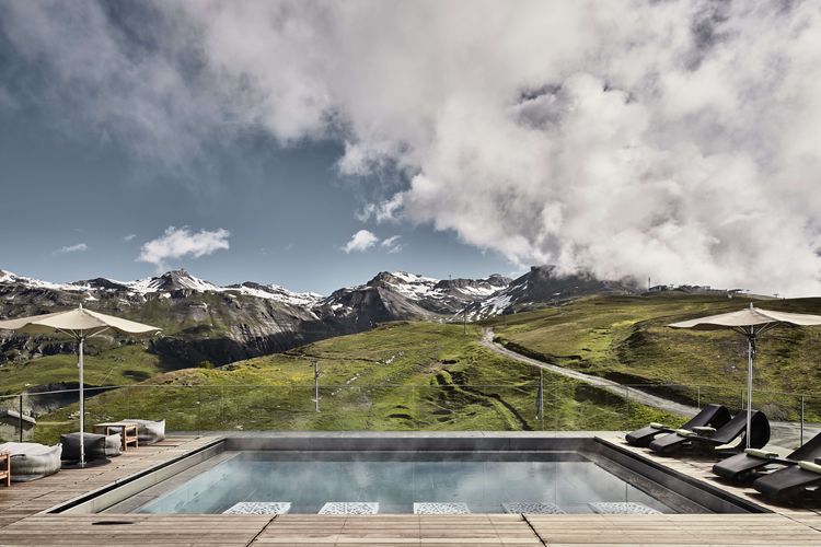 Panoramic views of the Rhone Valley and iconic Alpine peaks from the Matterhorn to Mont-Blanc (Photo: Design Hotels)