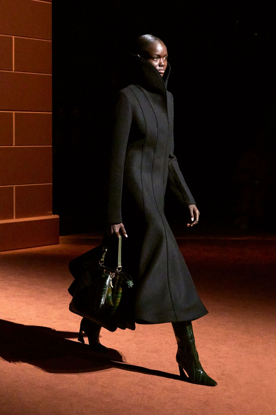 Fendi sàn diễn Milan Thu Đông 2025