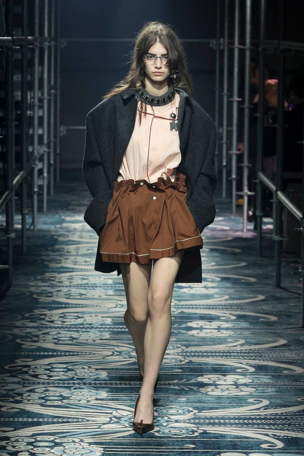 Prada sàn diễn Milan Thu Đông 2025 1