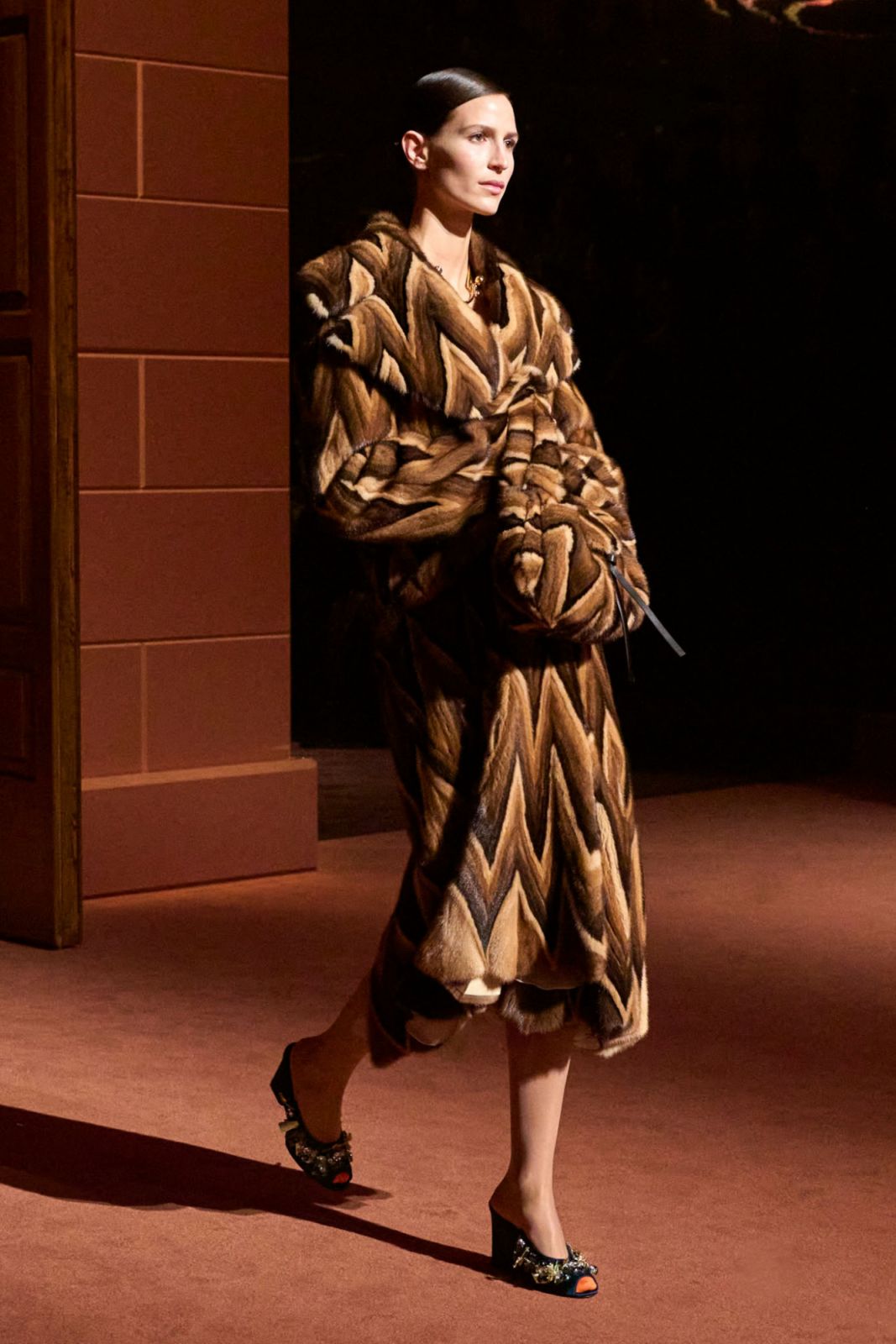 Fendi sàn diễn Milan Thu Đông 2025 5