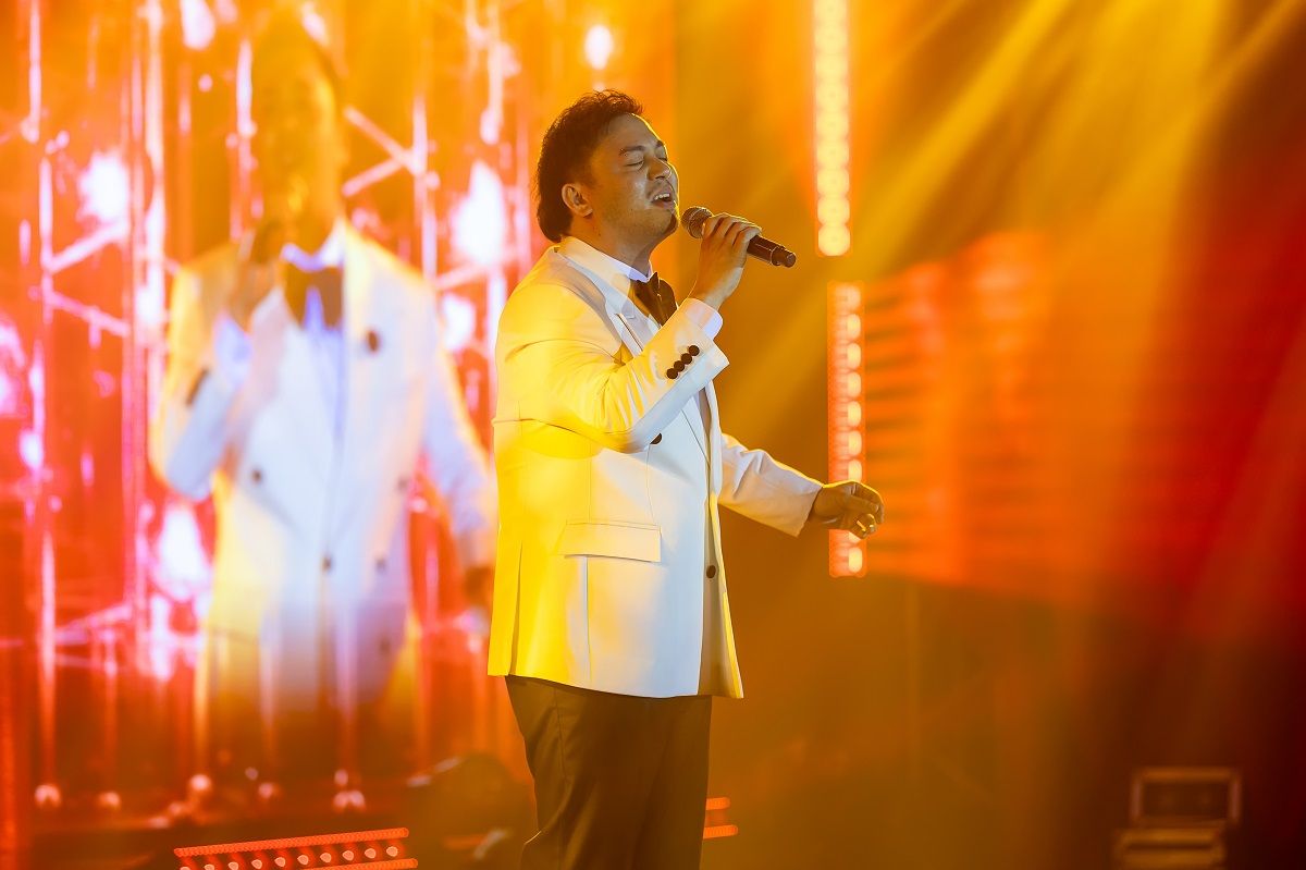 The Voice USA 2024 Champion Sofronio Vasquez III's performance at HSBC's 150-year celebration in the Philippines