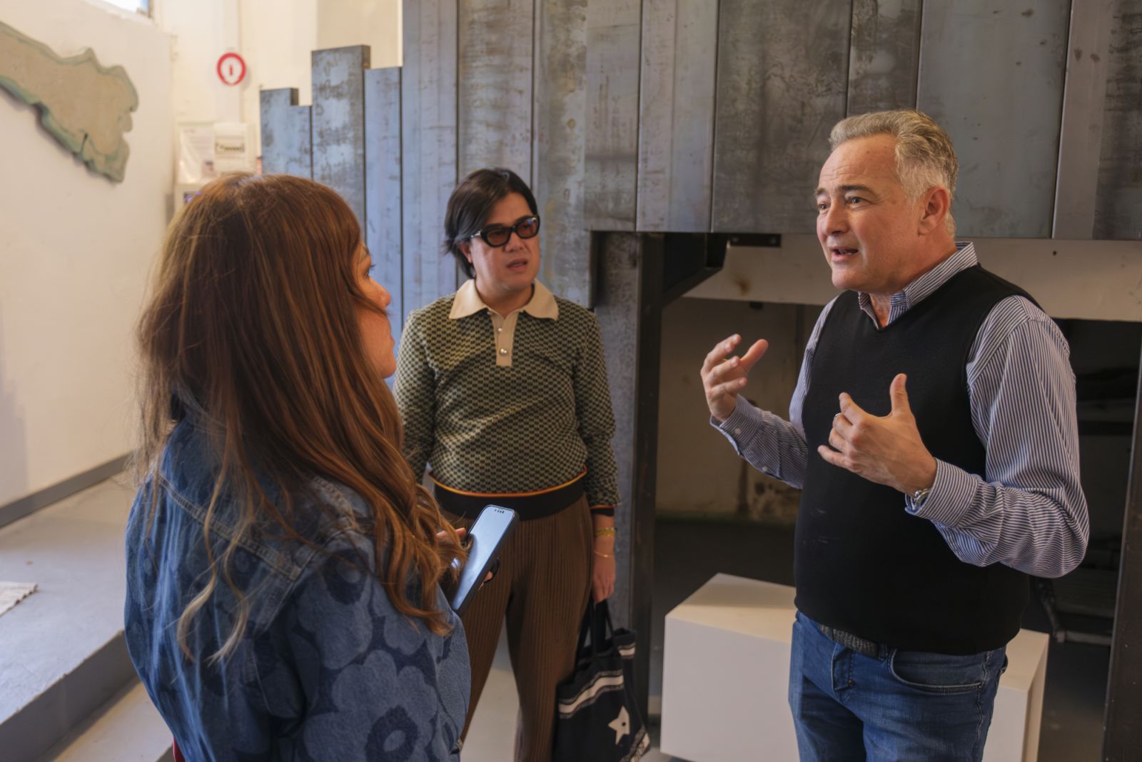 Alelee Aguilar-Andanar and Ian Giron of Siargao Artiste in Residence talk to Paolo Scarani (Photo: Port Tonic)