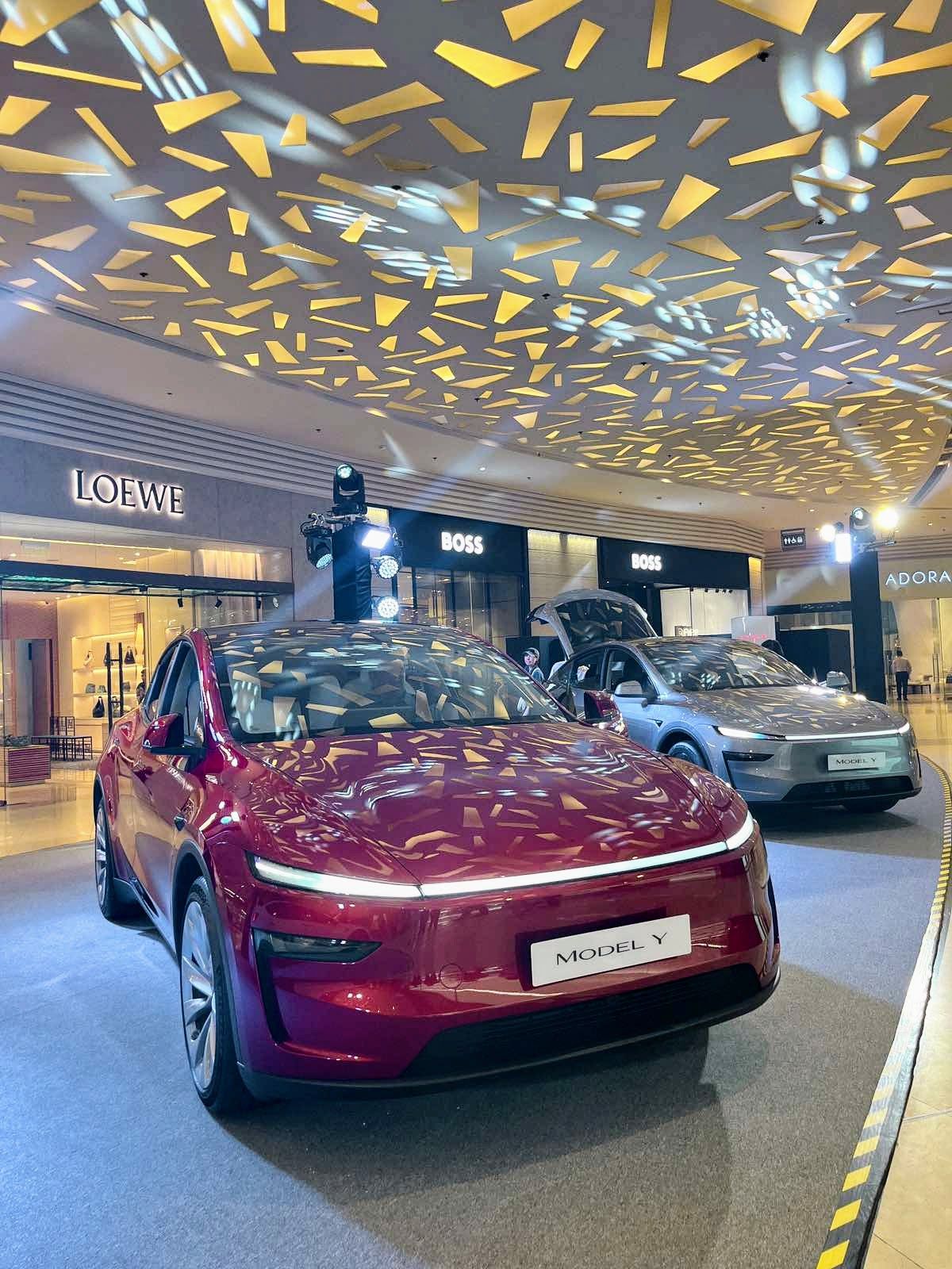 The Tesla New Model Y has been completely redesigned
with an impressive range of enhanced features and sleek
aesthetics (Photo: Tesla Philippines)