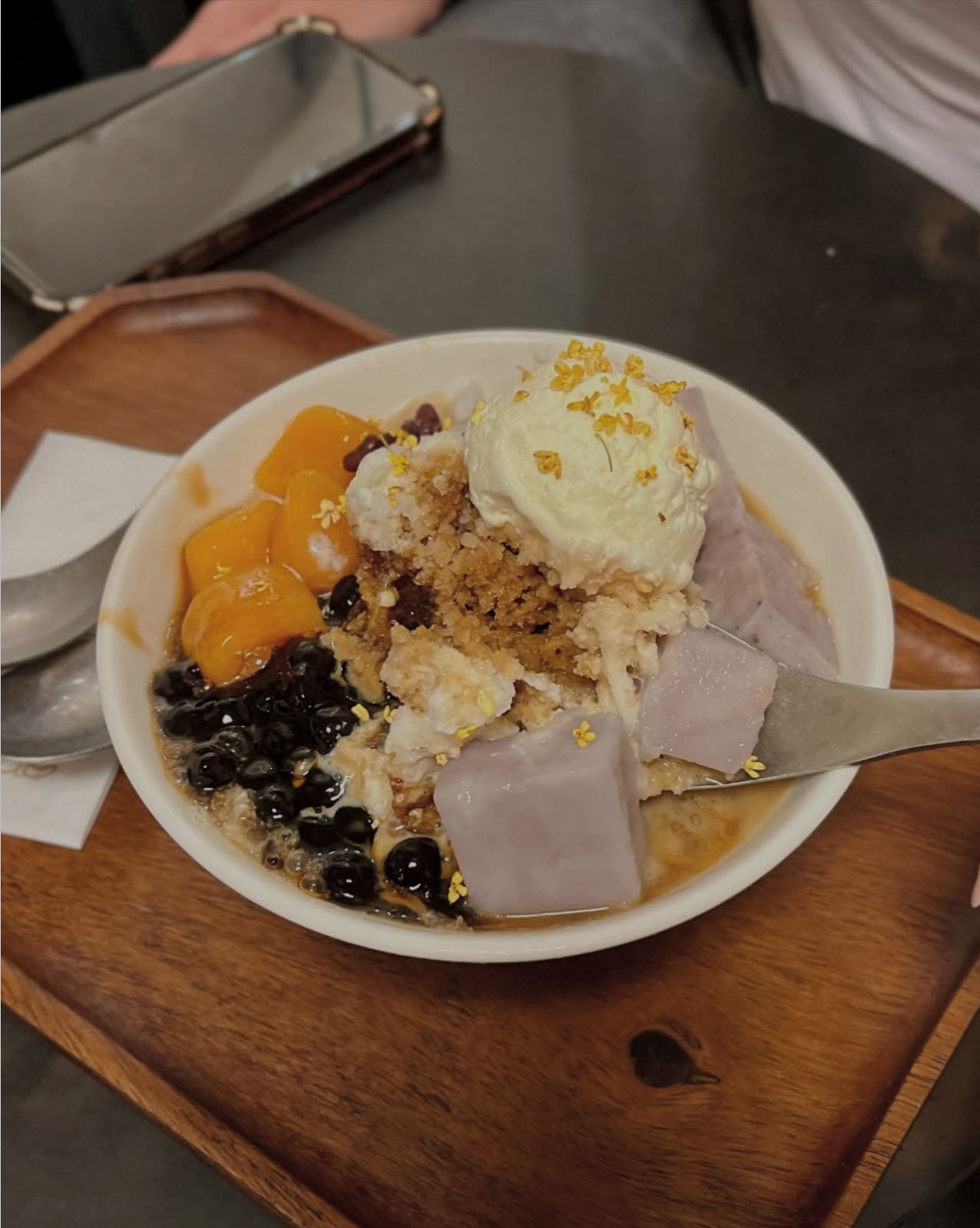 Classic Grand Slam w Brown Sugar Milk Snow with taro cubes, sweet potato balls, grass jelly, pearls, and ice cream (Photo: Instagram/ @breaaad.pitt)