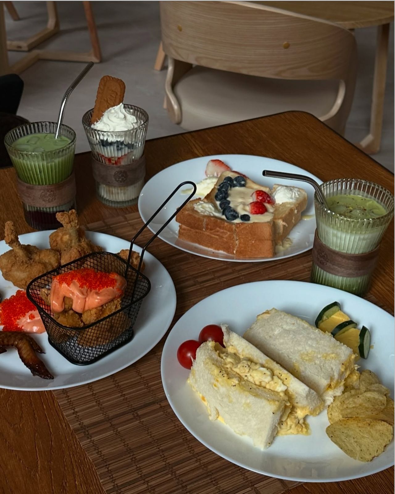 Food and drink spread at Nibbies (Photo: Instagram/ @nibbies.sg)