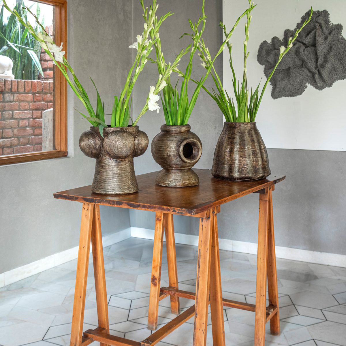 The Dhokra Doll vases are sculpted using one of India’s oldest casting techniques (Photo: Gunjan Gupta)