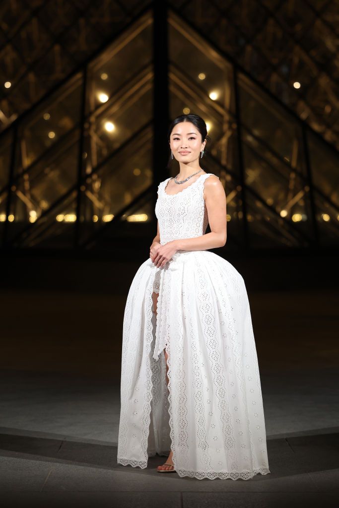 PARIS, FRANCE - MARCH 04: Anna Sawai attends the "Le Grand Diner du Louvre" Passage Richelieu Photocall at Musee du Louvre on March 04, 2025 in Paris, France. (Photo by Pascal Le Segretain/Getty Images)