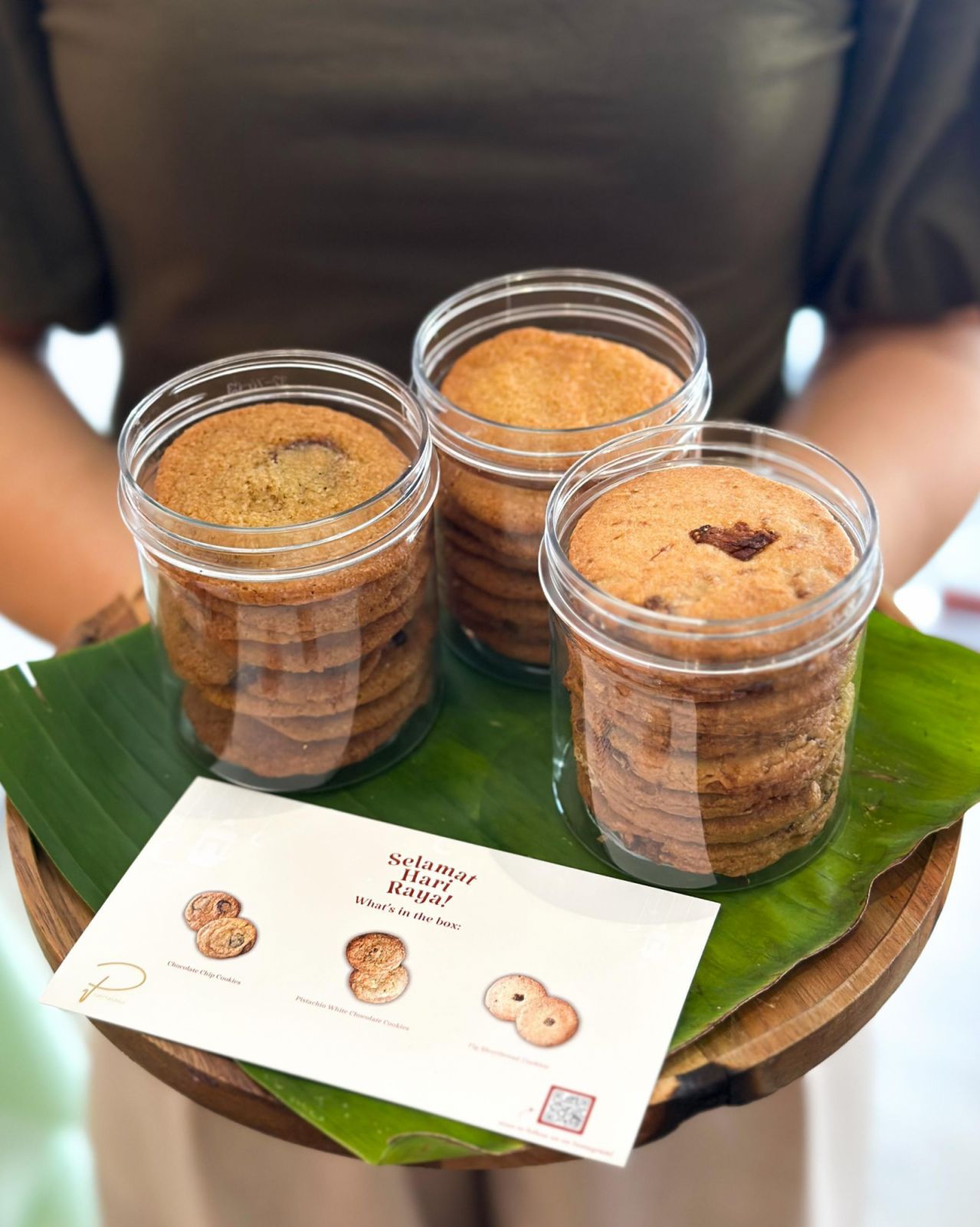 Three delightful flavours in one festive Raya cookie box
