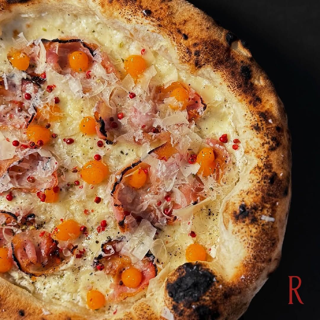 Carbonara pizza from Round Pizza (Image: @roundpizzanapoletana)