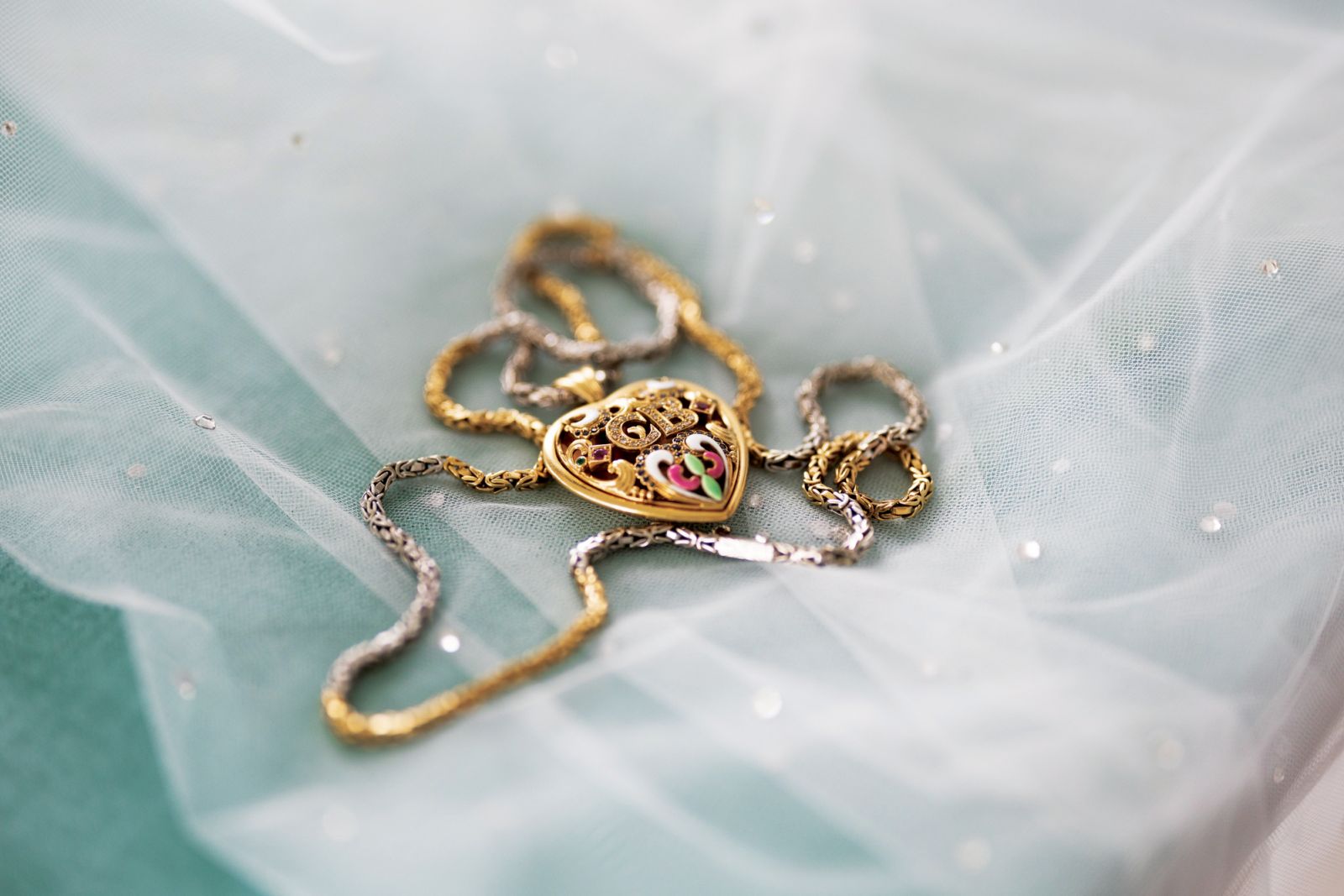 An heirloom from the bride’s side of the family