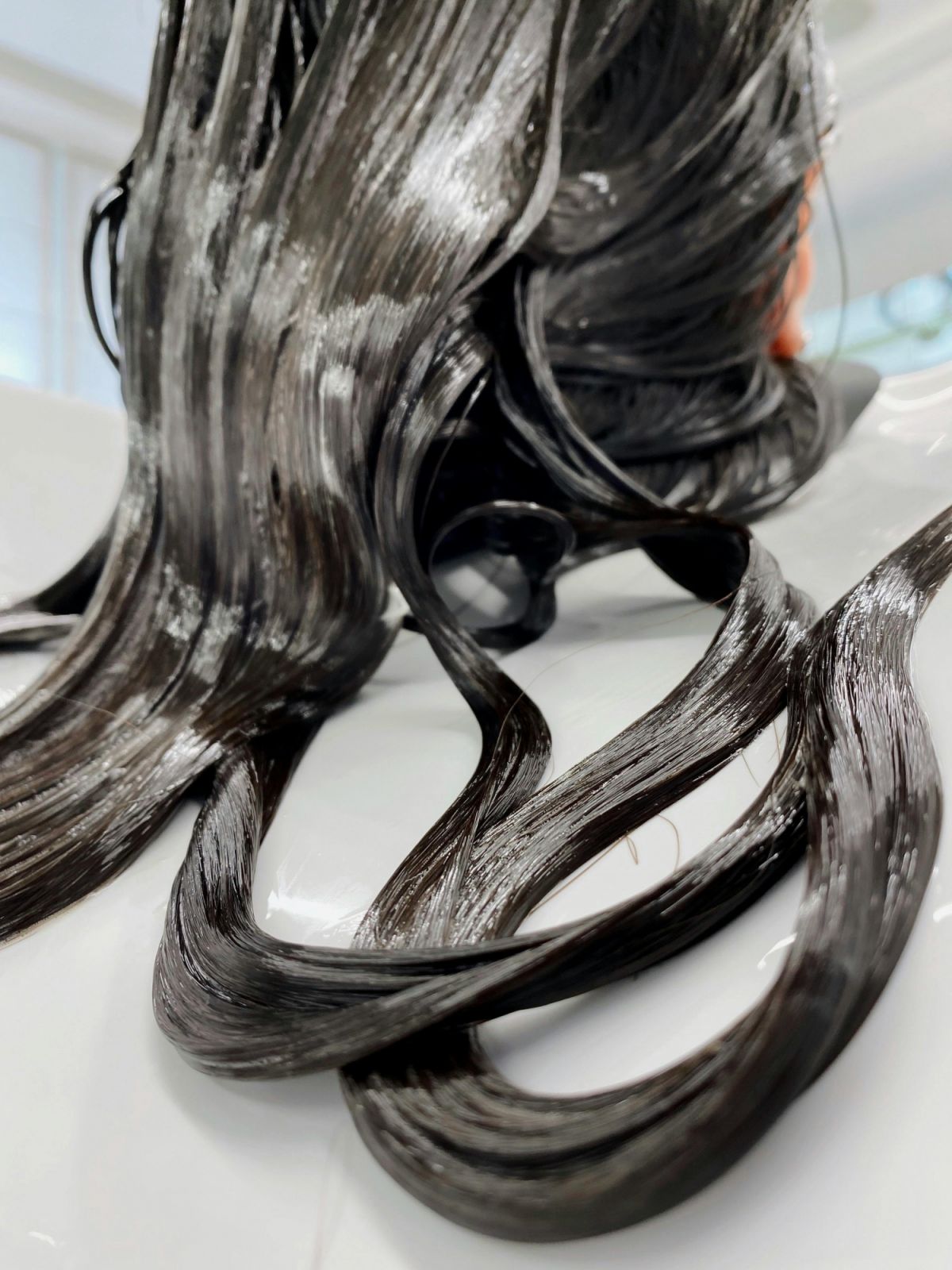 Here are hair care tips for low porosity hair (Photo: Pexels)