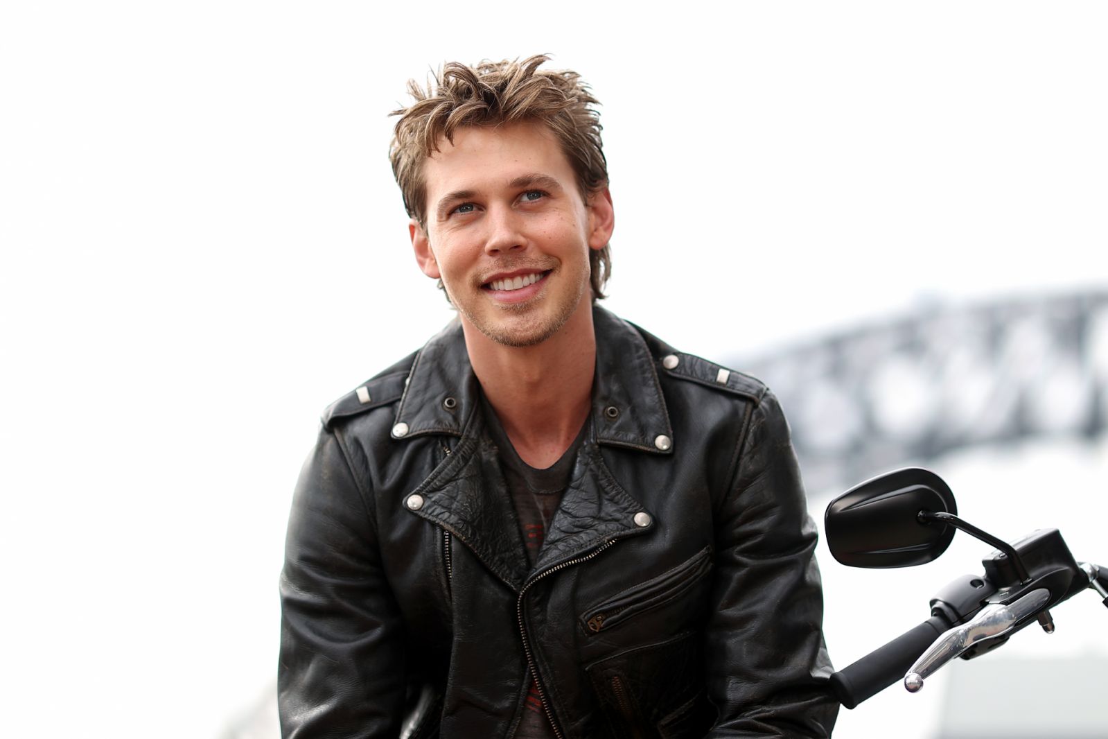 SYDNEY, AUSTRALIA - JUNE 06: Austin Butler poses during a Photo Call for "The Bikeriders" on June 06, 2024 in Sydney, Australia. (Photo by Brendon Thorne/Getty Images)