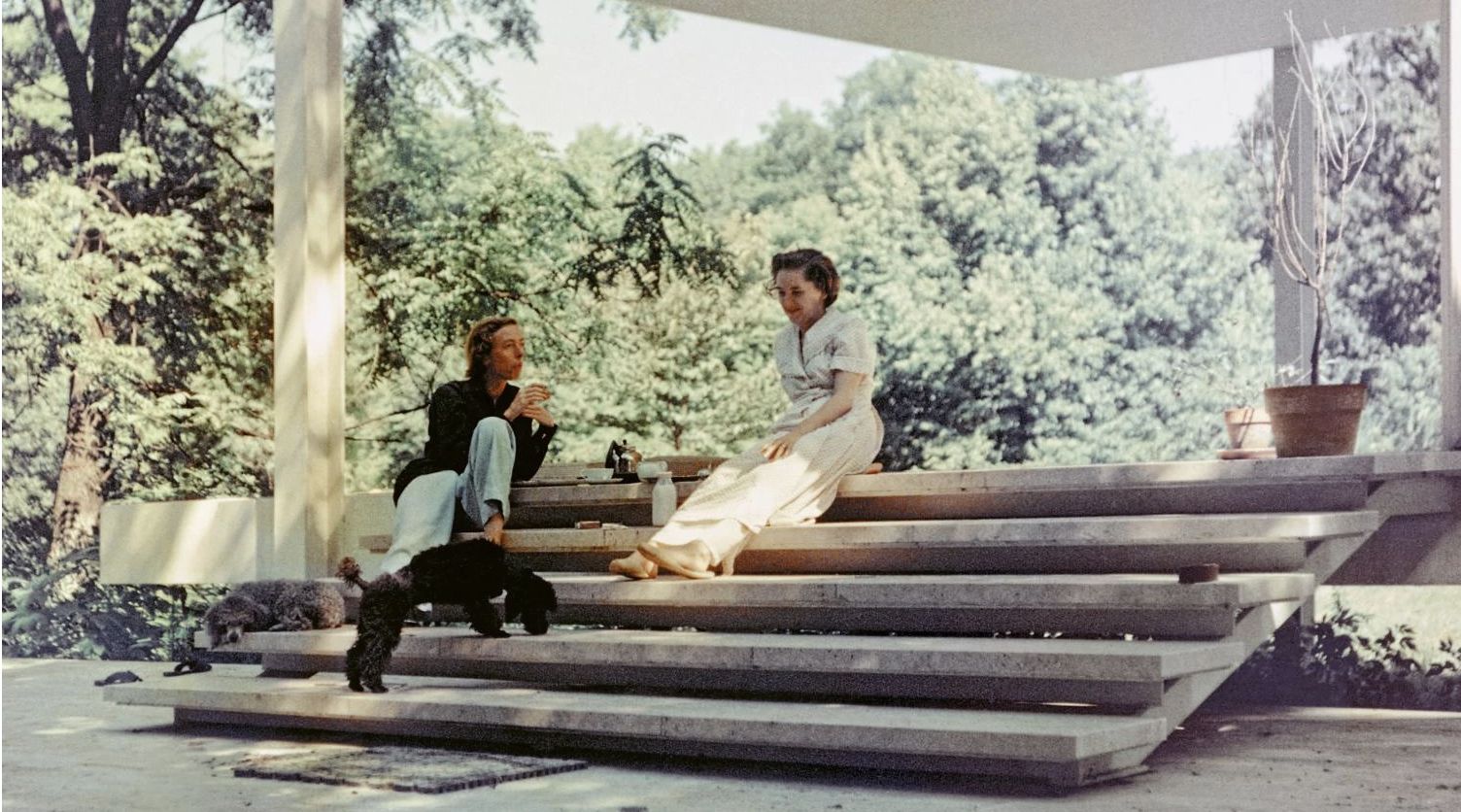 Edith Farnsworth on the steps of her home (Photo: Instagram/@edithfarnsworthhouse)