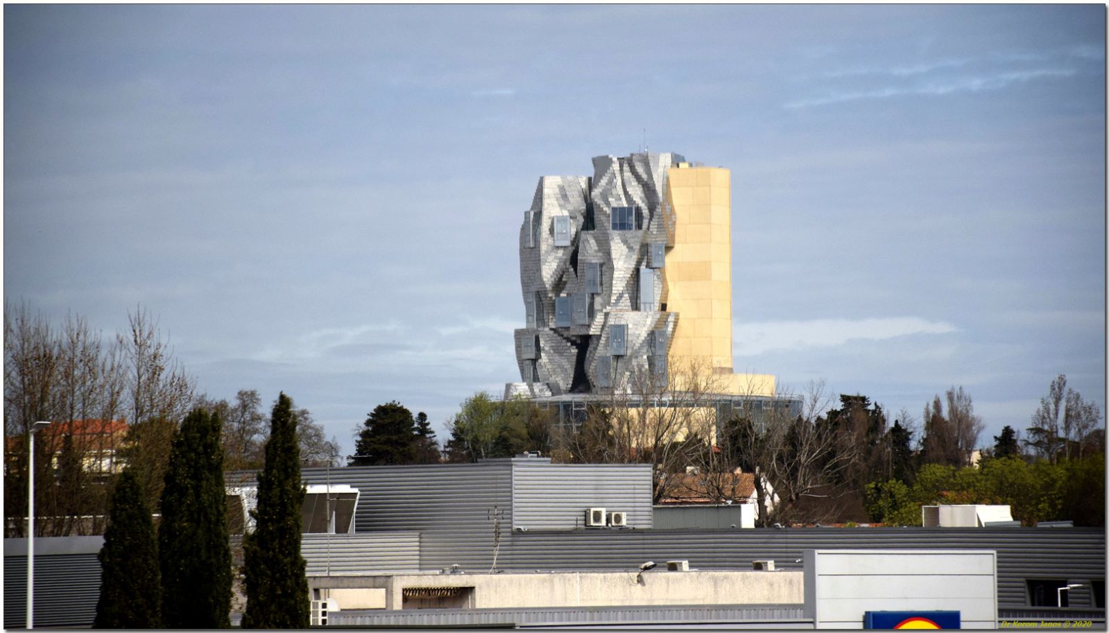 Luma Tower in Arles, France (Photo: WikiCommons/János Korom Dr)
