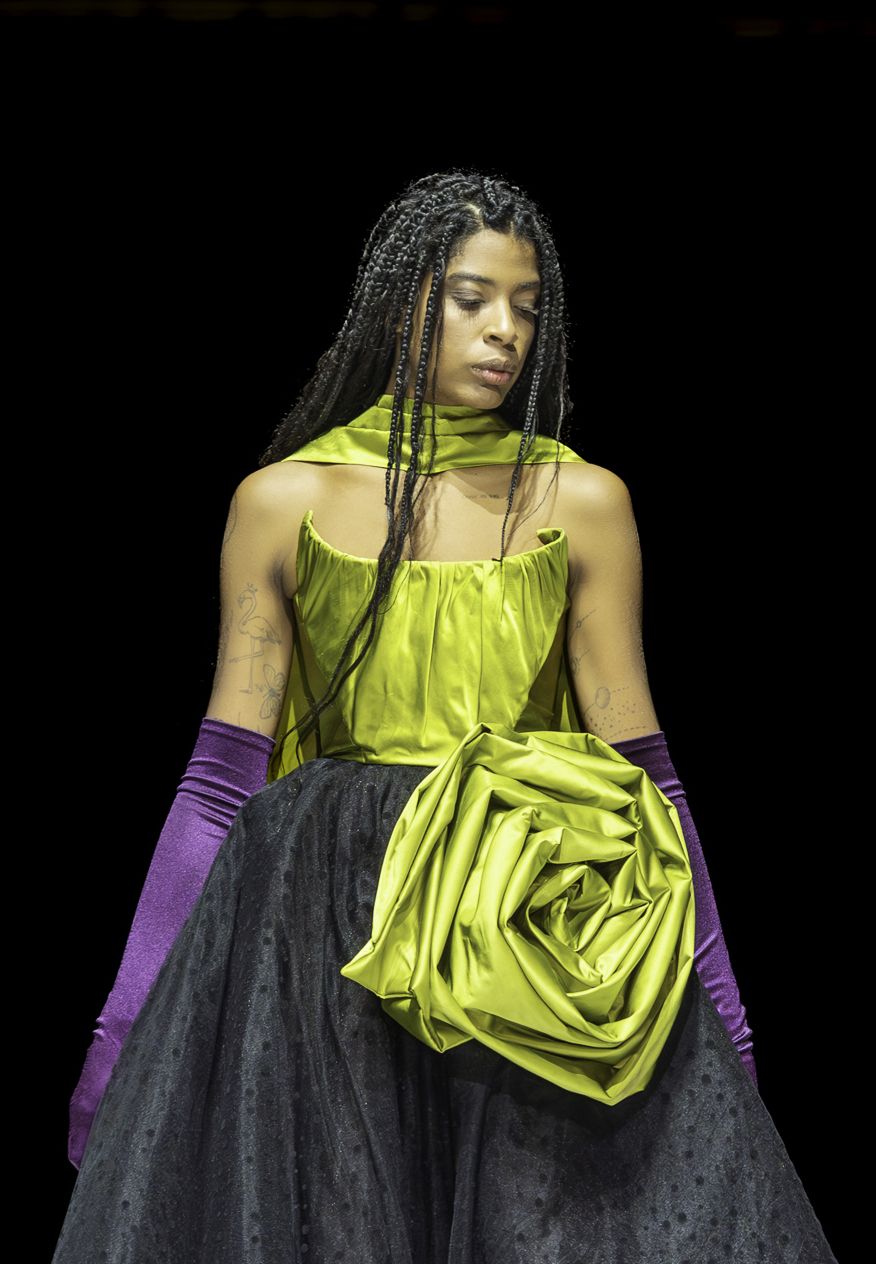 A look from John Herrera’s ‘Femme a la Mode’ collection (Photo: Paris City Fashion Week)