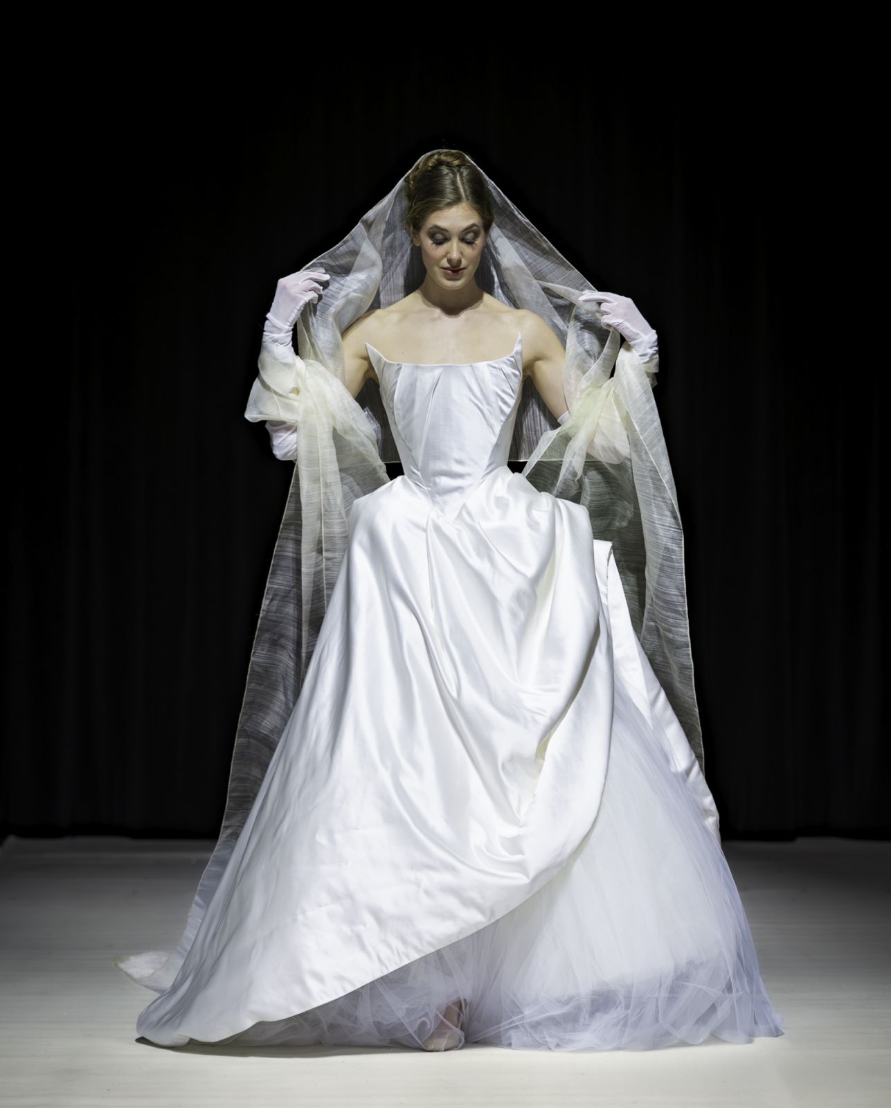 The finale look from John Herrera’s ‘Femme a la Mode’ collection featuring yards of piña seda (Photo: Paris City Fashion Week)