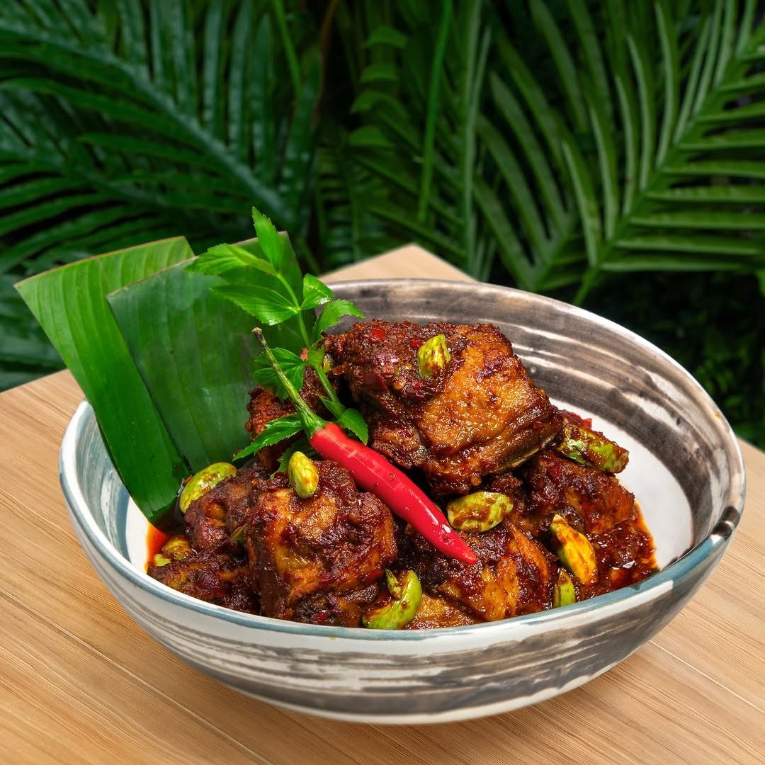Cili Kampung's signature Sambal Petai Chicken (Photo: Instagram / @cilikampungmy)