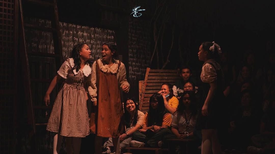 The cast of 'Niyebe' performing on stage (Photo Courtesy of FEU Theatre Guild)