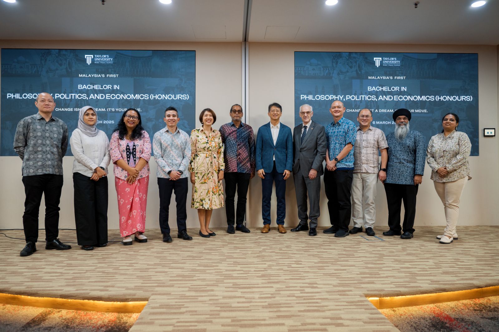 L to R: Members of the programme’s Industry Advisory Panel (IAP) comprising Chen Li-Kai, Farhana Roslan, Dr Melati Nungsari, Shahril Hamdan, Dr Tricia Yeoh, Khairy Jamaluddin, alongside Dato Loy Teik Ngan, Professor Barry Winn, Professor Dr Ong Kian Ming, Professor Eddy Chong, Dr Harmahinder and Dr Deboshree Ghosh, at the PPE programme launch