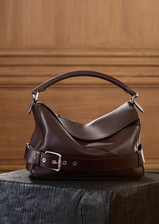A Loewe belted Puzzle bag seen at their Fall-Winter 2025/2026 presentation as part of Paris Fashion Week (Photo: Instagram/@loewe)