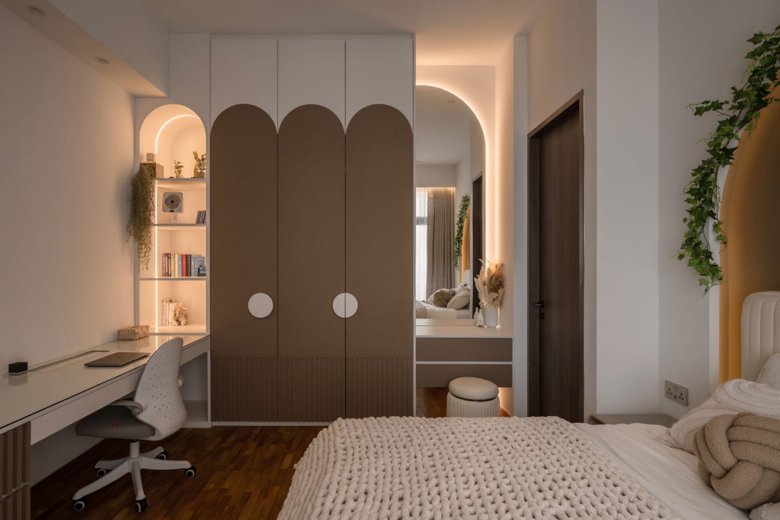 The Regency Park unit evokes a restful ambience