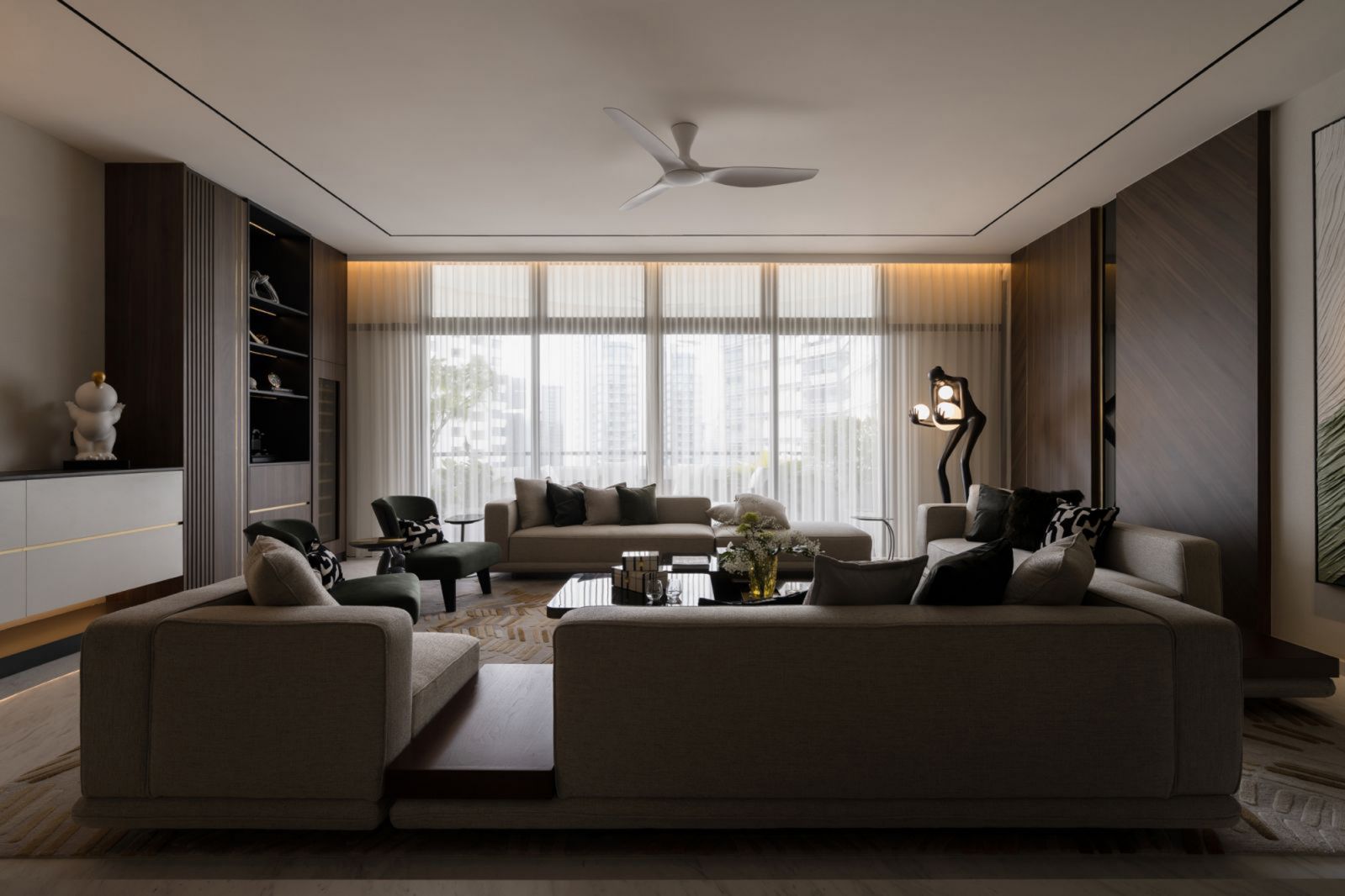 The spacious Regency Park living area