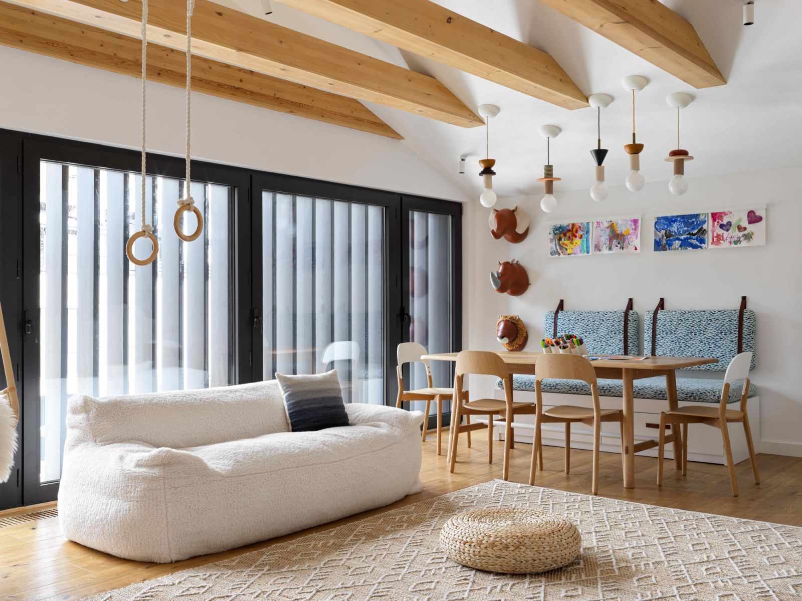 Interior designers recommend materials that withstand wear and tear (Photo: Sergey Krasyuk)