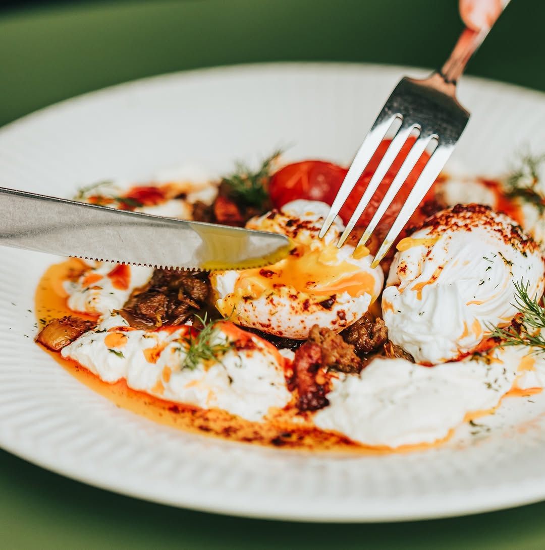 Ottoman Eggs only Lola (Photo: Instagram / @lola.byseraigroup)