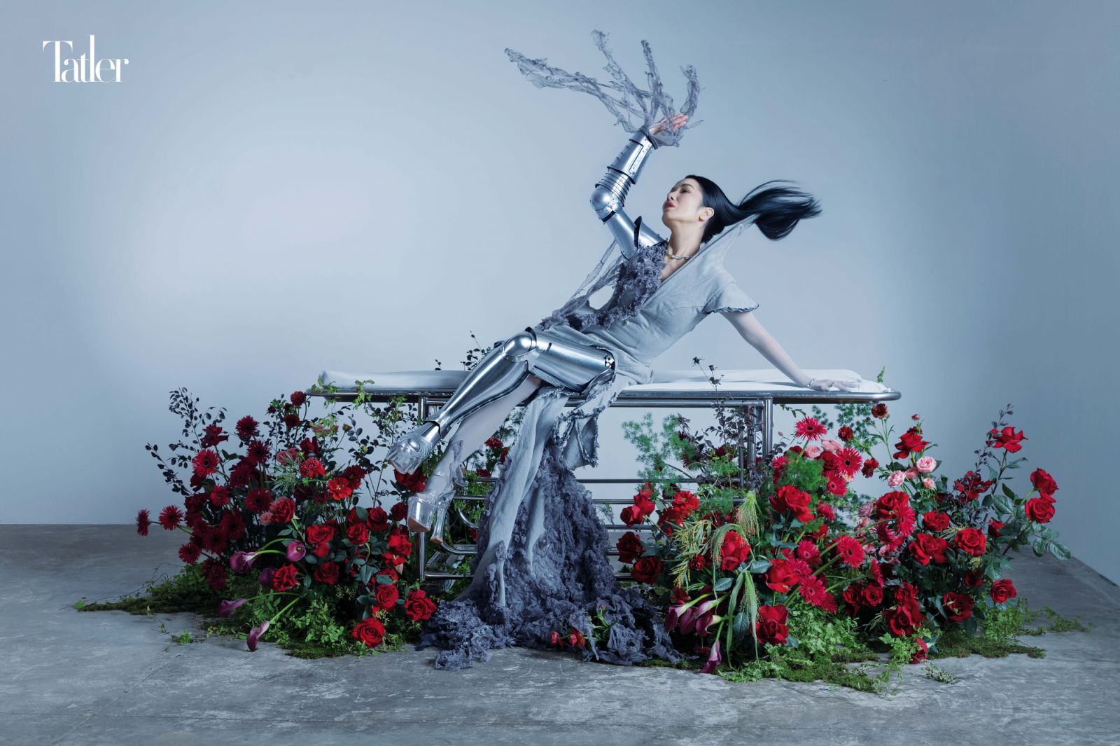 Diva Hong Nhung brings light to song in the shadow of cancer