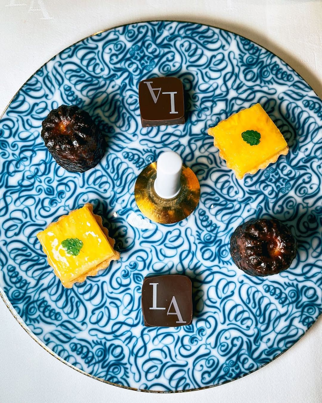 Canelé at Les Amis (Photo: Instagram/@ronaldwilbert)