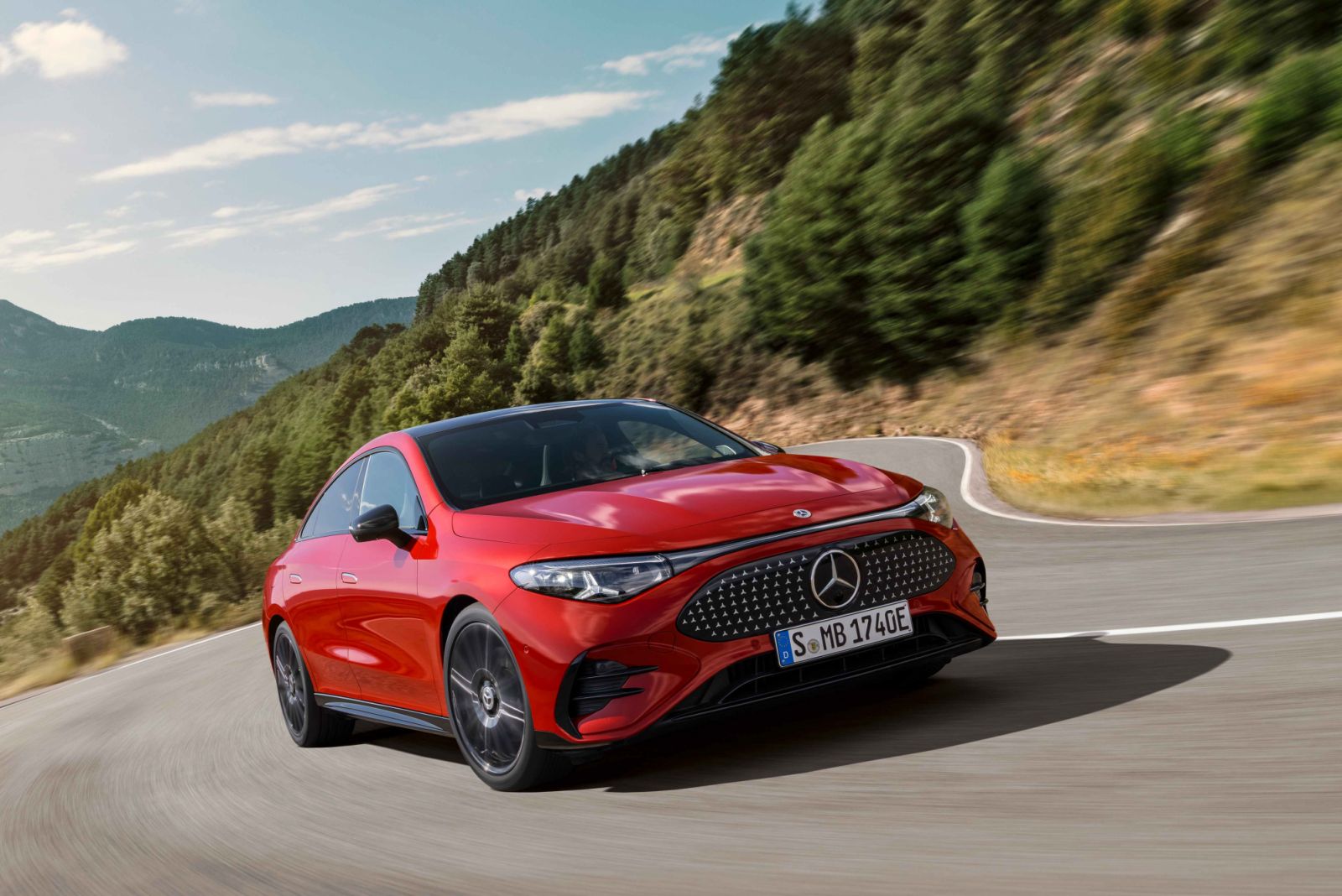 全新 CLA 搭載 MB.DRIVE ASSIST駕駛輔助系統,提升高速行駛的便利性與安全性(Photo:Mercedes-Benz)