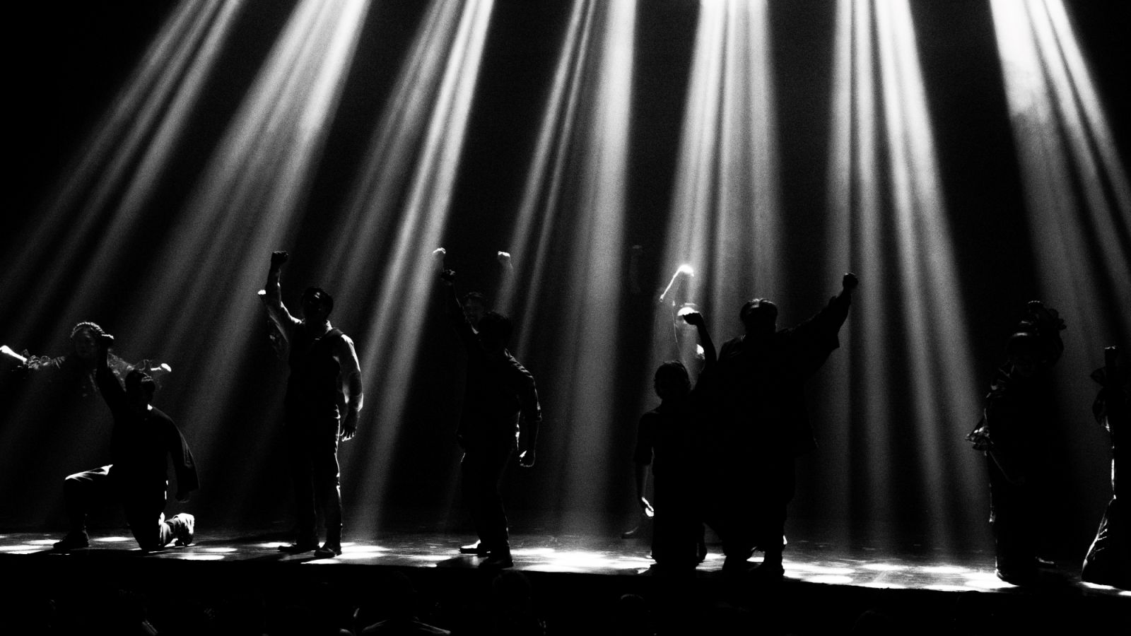 The cast of 9Works Theatrical’s ‘Liwanag sa Dilim’ on stage (Photo: Geri Reyes)