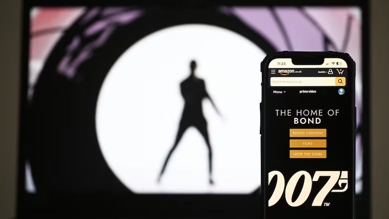 แฟรนไชส์ภาพยนตร์ ‘James Bond’ สายลับชาวอังกฤษ โดยผู้เขียนชาวอังกฤษ กำลังถูกท้าทายโดยผู้สร้างภาพยนตร์และสตูดิโอ Amazon MGM ของอเมริกัน ซึ่งเข้าครอบครองแฟรนไชส์เรื่องดัง (ภาพ: Justin Tallis / Getty Images)