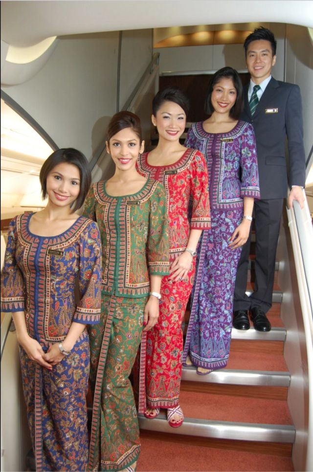 Cabin crew from Singapore Airlines. Photo: Creative Commons