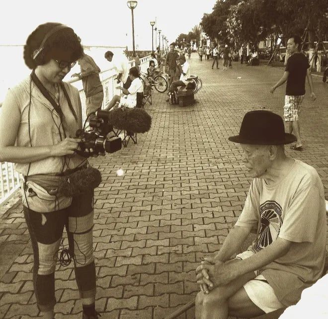 Director Doan Hong Le during filming