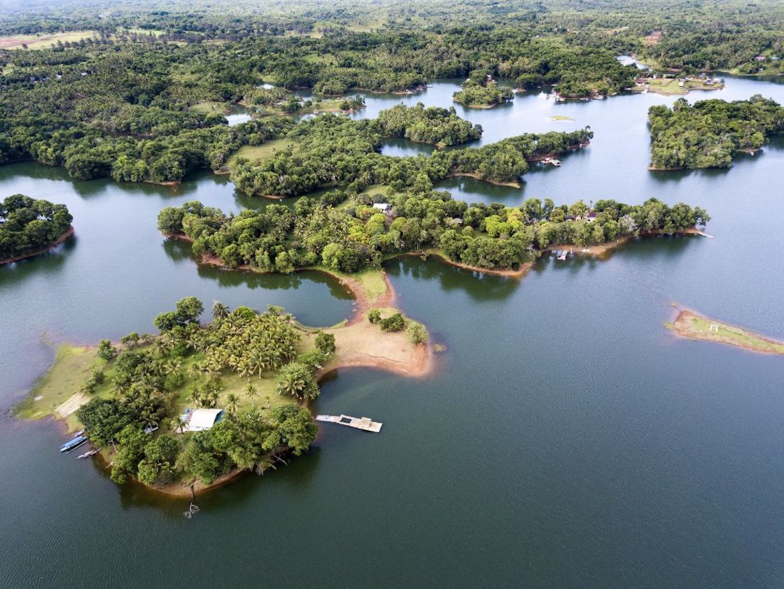 A lake in Cavinti, Laguna (Photo: Roman Skorzus/Getty Images via Canva)