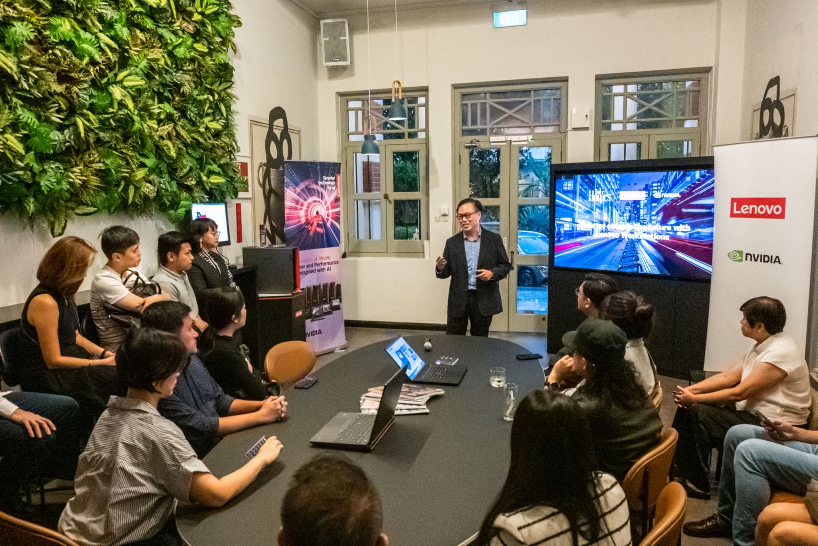 Nigel Lee sharing the importance of workstations with guests from the architecture industry