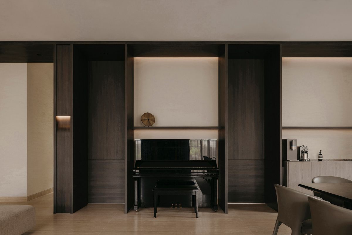 Precision meets timeless surfaces in the carpentry