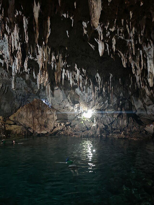 Hinagdanan Cave
