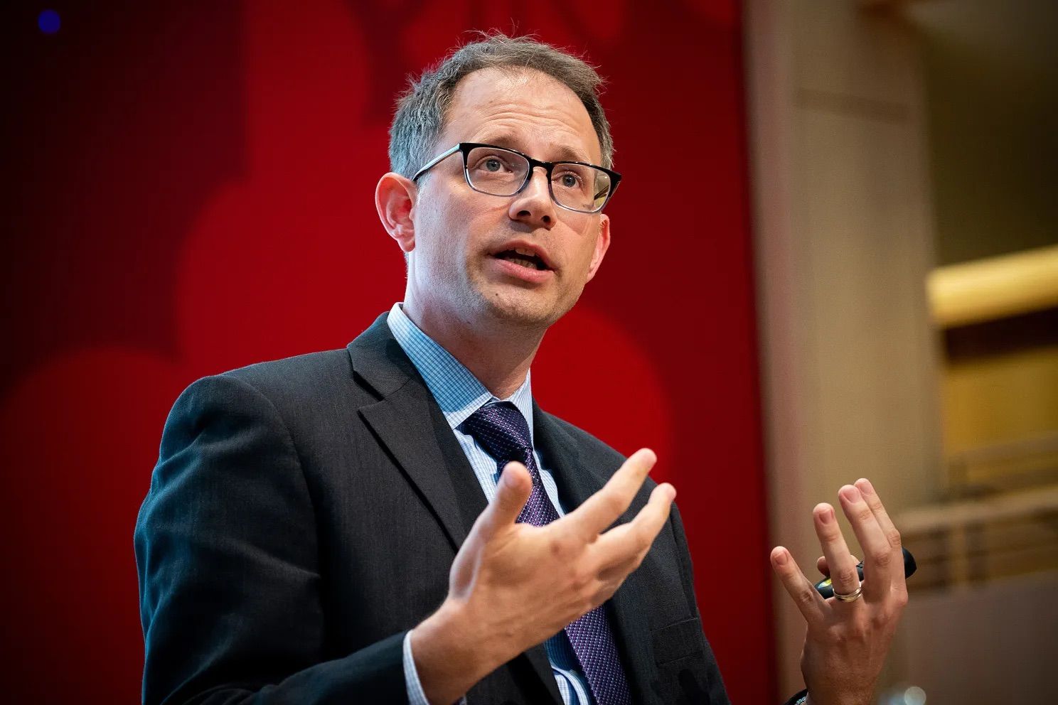 Portrait of Professor Ryan W. Buell (Photo: Stu Rosner)