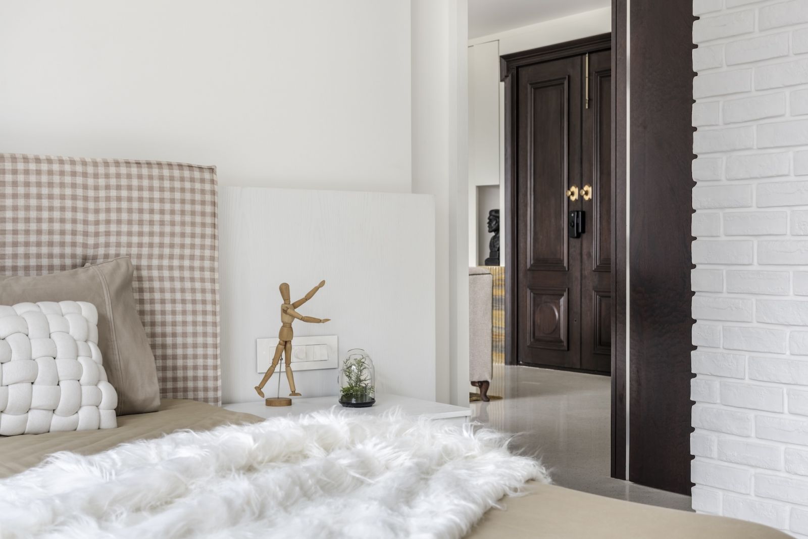 A bedroom in a Mumbai, India family home (Photo: Prashant Bhatt)