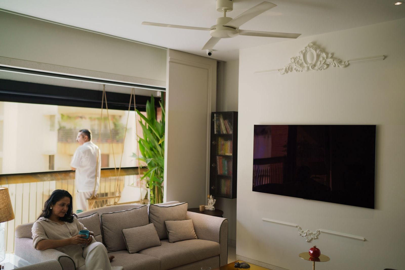 The living room in a Mumbai, India family home (Photo: Haranish Mehta)