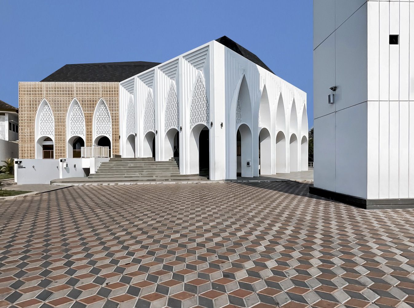 The Al-Muttaqin Grand Mosque, designed by Andyrahman Architect (Photo: Instagram / @archi.diaries.web)