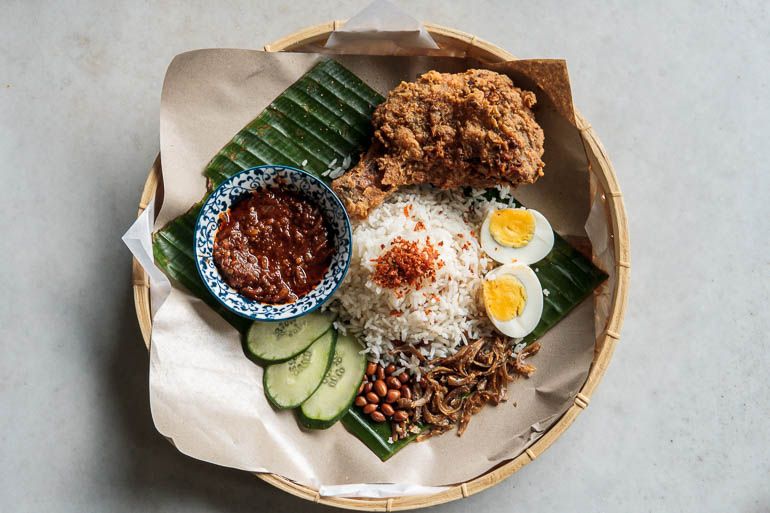 The national dish of Malaysia, the Nasi Lemak (Image: Food'n Road)