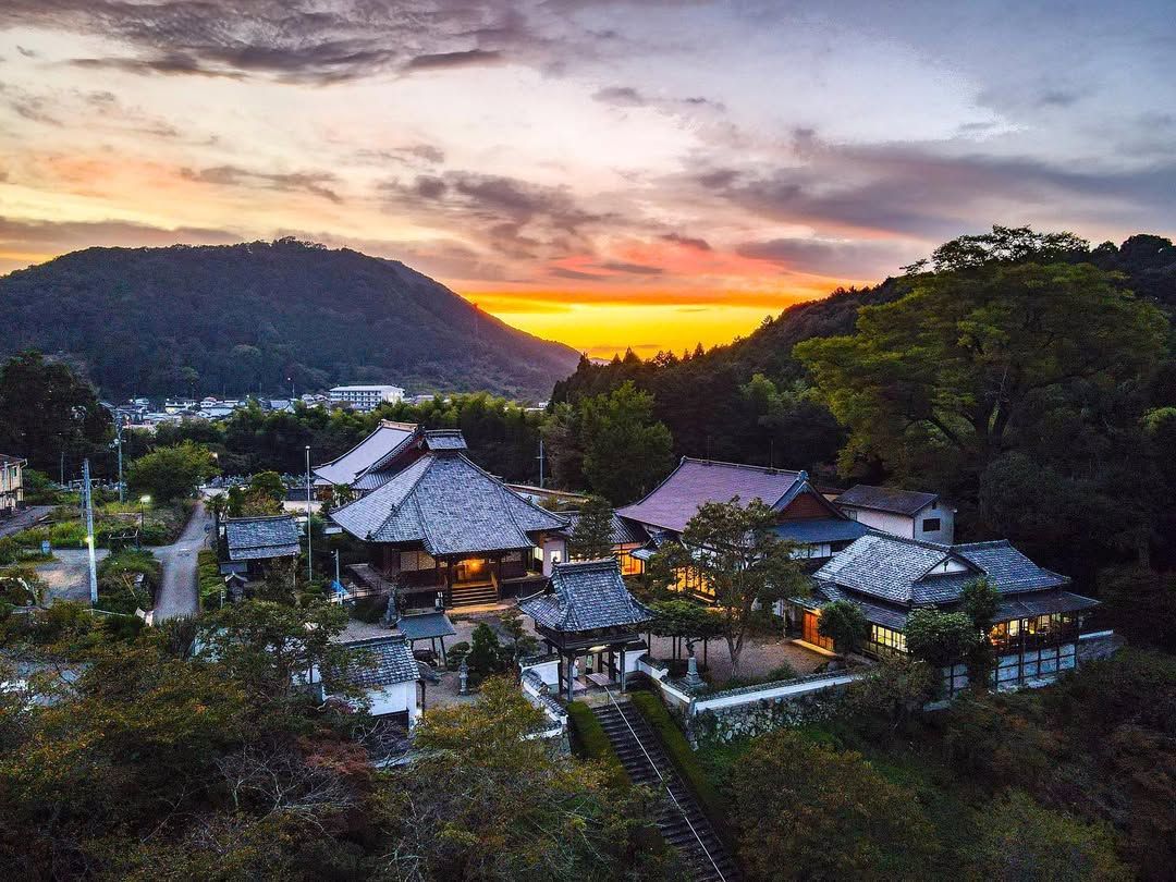Kyoto đang trở thành điểm đến lý tưởng để nghỉ dưỡng tâm linh với mô hình “shukubo stay”. (Ảnh: @visitjapan.us / Instagram).