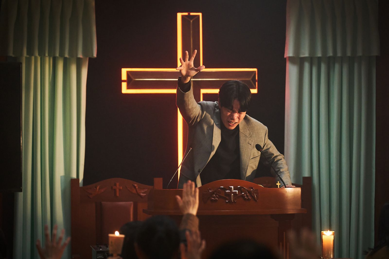 (Photo:Netflix《來自誰的啟示》劇照)