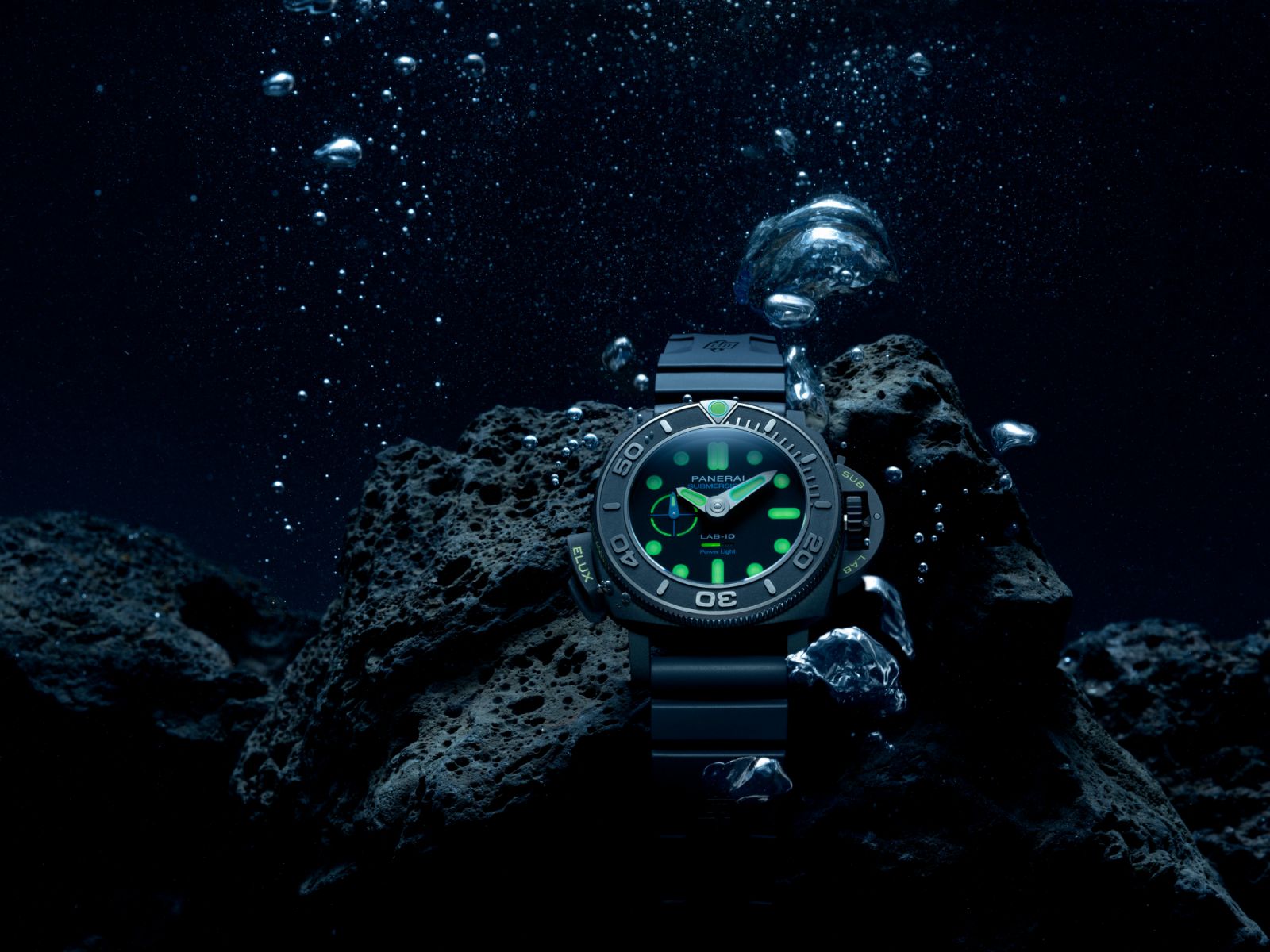 Panerai Submersible ELux PAM01800 (Photo: courtesy of Panerai)