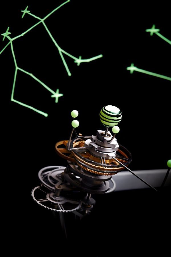 The Panerai Jupiterium features the planet Jupiter and its four moons