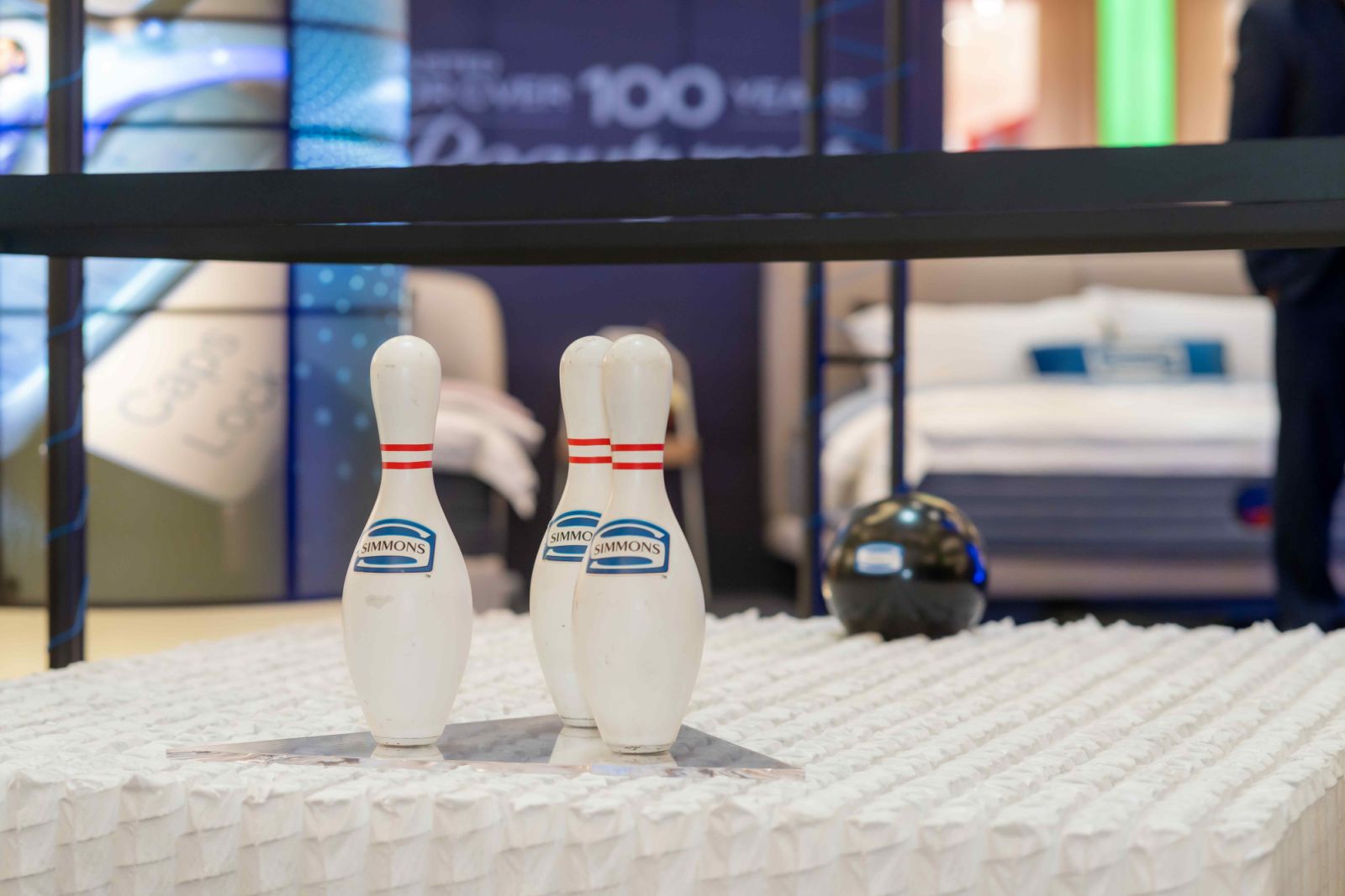 A reenactment of the 1996 Bowling Pin campaign that demonstrated the power of undisturbed sleep